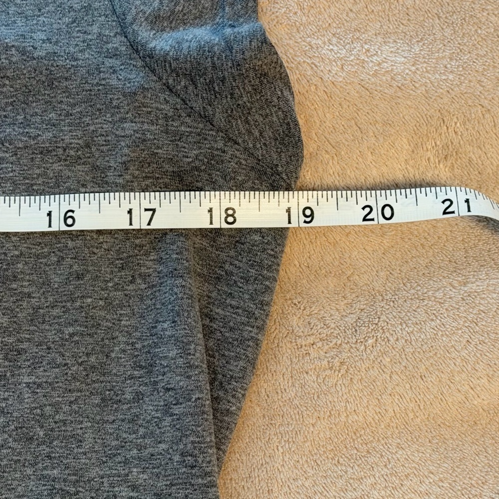 Reebok Size Med Athletic Top - Picture 4 of 6